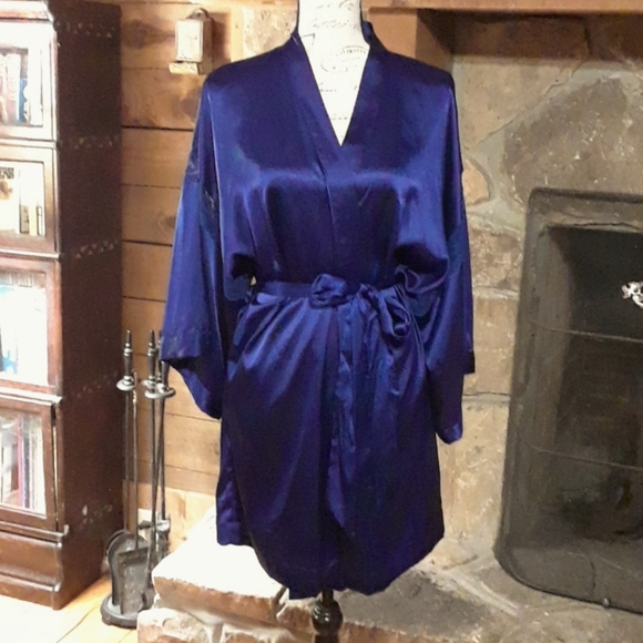 Victoria's Secret Other - Victoria's Secret kimono robe